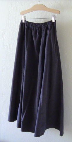 Modest skirt with pockets in Graphite Corduroy
