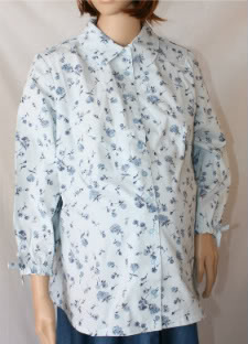 3/4 sleeve maternity blouse.